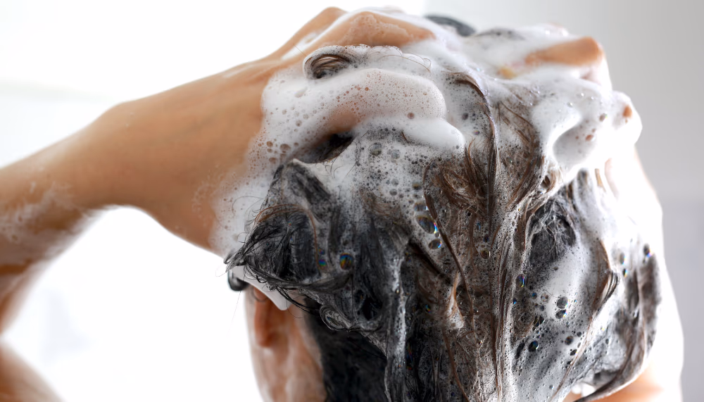 Shampoing à l’huile de cade : découvrez ce produit naturel et français !