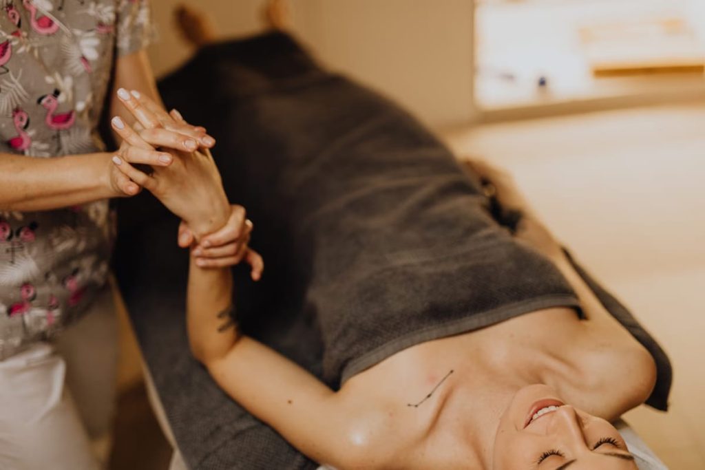 Drainage lymphatique Renata França: la méthode brésilienne qui redéfinit le soin du corps