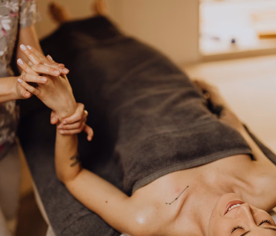 Drainage lymphatique Renata França: la méthode brésilienne qui redéfinit le soin du corps
