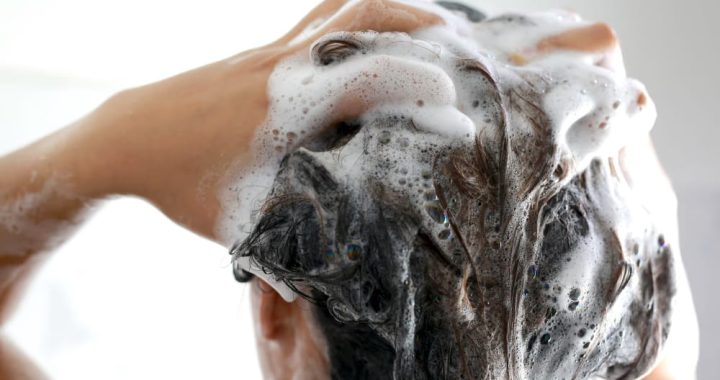 Shampoing à l’huile de cade : découvrez ce produit naturel et français !