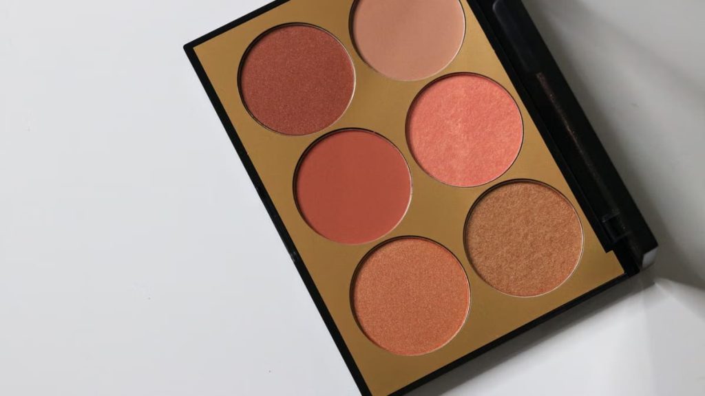 Tendances make-up automne 2026 : couleurs et techniques